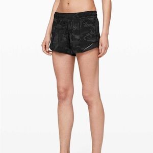 Lululemon Hotty Hot Short II *Long 4"